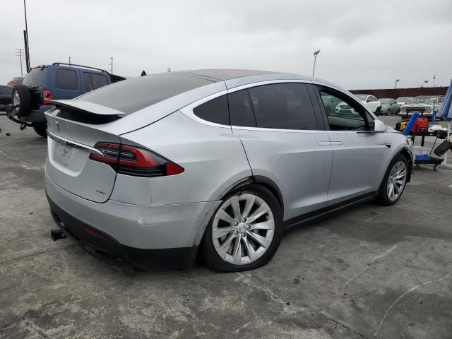 5YJXCAE20HF061156 - 2017 TESLA MODEL X SILVER photo 3