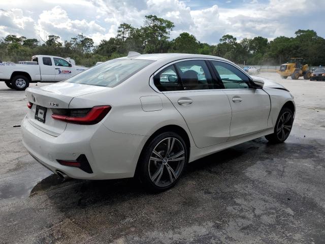 WBA5R7C52KFH17527 - 2019 BMW 330XI WHITE photo 3