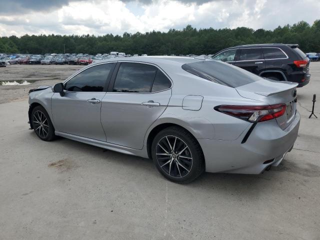 4T1G31AK9PU620646 - 2023 TOYOTA CAMRY SE NIGHT SHADE SILVER photo 2