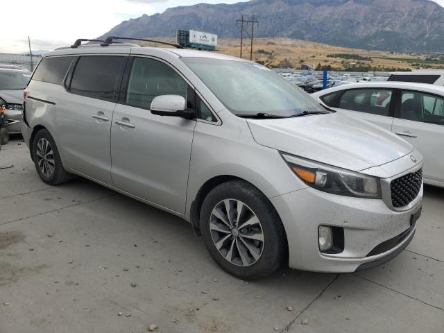 KNDMC5C11G6132427 - 2016 KIA SEDONA EX SILVER photo 4