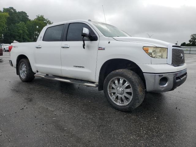 5TFDW5F15CX260418 - 2012 TOYOTA TUNDRA CREWMAX SR5 WHITE photo 4