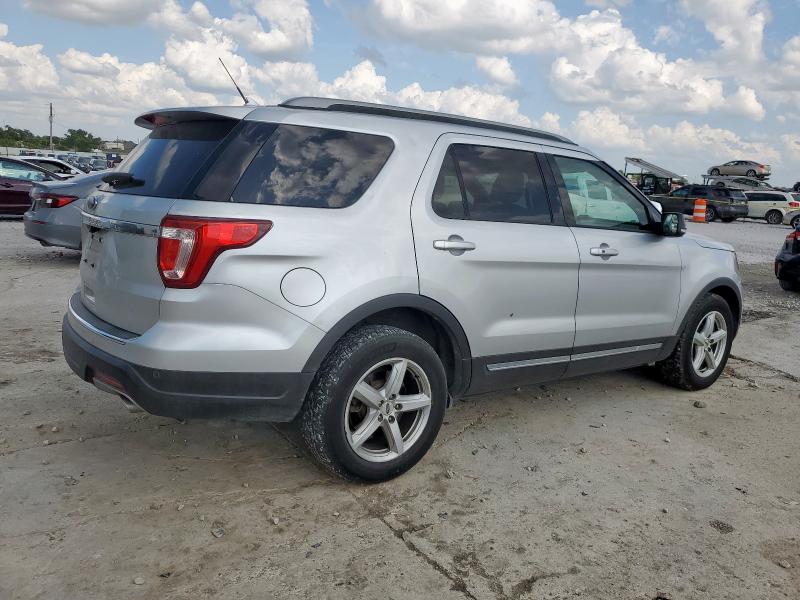 1FM5K7D81JGA76601 - 2018 FORD EXPLORER XLT Gümüş foto 3