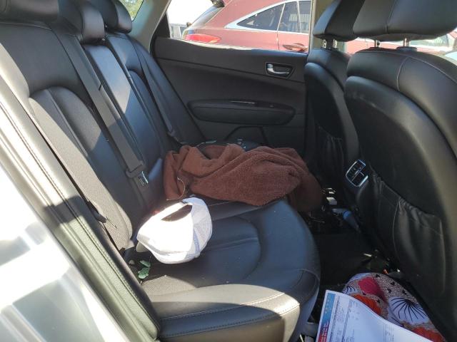 5XXGU4L37JG238167 - 2018 KIA OPTIMA EX Silber Foto 10