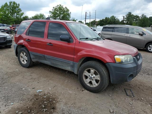 1FMYU93135DA10632 - 2005 FORD ESCAPE XLT RED photo 4