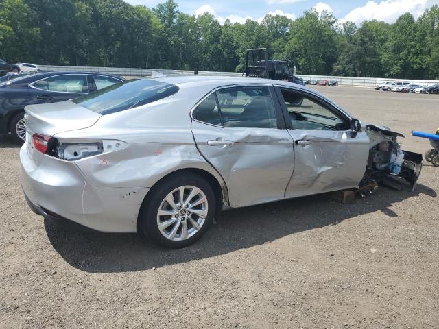 4T1R11AK2PU832612 - 2023 TOYOTA CAMRY LE SILVER photo 3