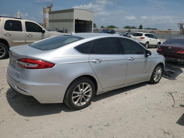 3FA6P0LU1KR110374 - 2019 FORD FUSION SE 银色 照片 3