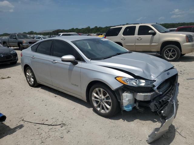 3FA6P0LU1KR110374 - 2019 FORD FUSION SE 银色 照片 4