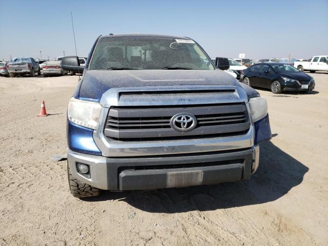 5TFRM5F14FX093498 - 2015 TOYOTA TUNDRA DOUBLE CAB SR/SR5 BLUE photo 5