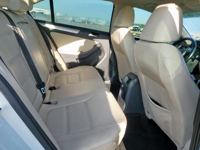 3VWDB7AJ2HM386437 - 2017 VOLKSWAGEN JETTA SE WHITE photo 10