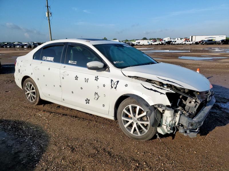 3VWDB7AJ2HM386437 - 2017 VOLKSWAGEN JETTA SE WHITE photo 4