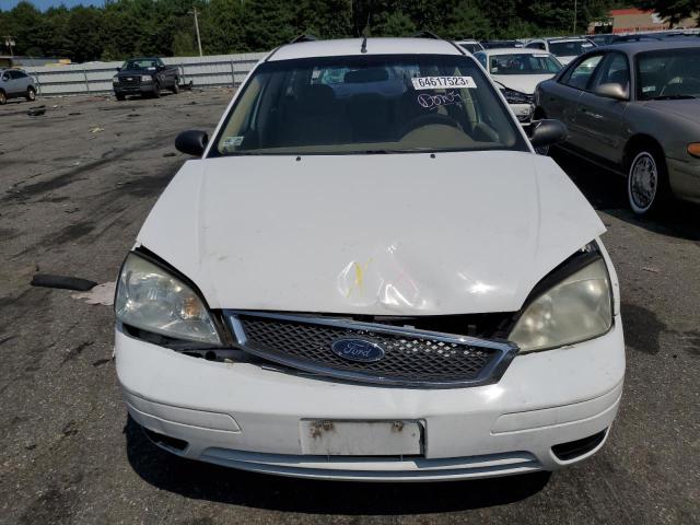 1FAFP36N75W280228 - 2005 FORD FOCUS ZXW WHITE photo 5