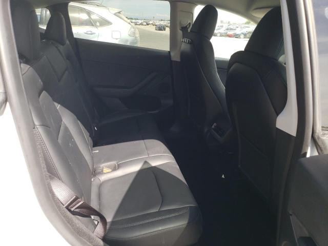 7SAYGDEE2PF878568 - 2023 TESLA MODEL Y Weiß Foto 10