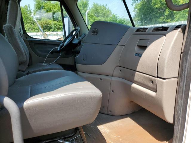 1FUBGEDV5FLGH4666 - 2015 FREIGHTLINER CASCADIA 1 WHITE photo 5