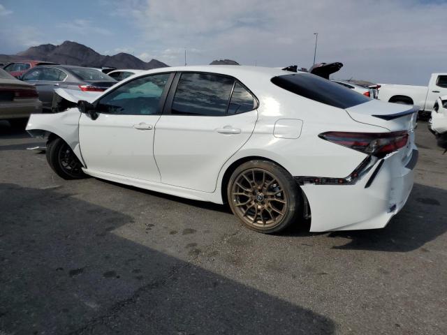 4T1G11AK7RU234509 - 2024 TOYOTA CAMRY SE NIGHT SHADE WHITE photo 2