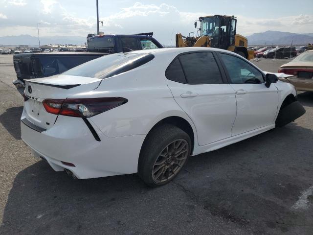 4T1G11AK7RU234509 - 2024 TOYOTA CAMRY SE NIGHT SHADE WHITE photo 3