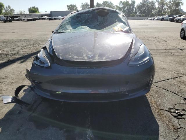 5YJ3E1EA2NF209562 - 2022 TESLA MODEL 3 Gris photo 5