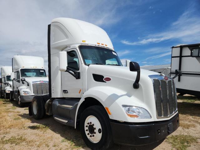 2017 PETERBILT 579, null