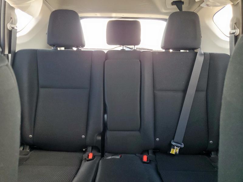 2T3ZFREV3JW482166 - 2018 TOYOTA RAV4 LE Schwarz Foto 10