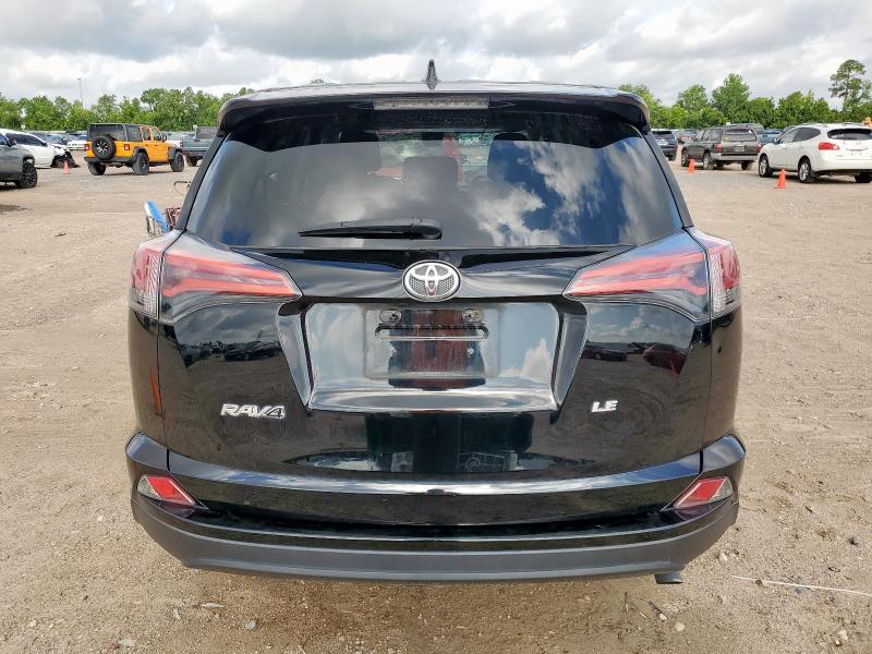 2T3ZFREV3JW482166 - 2018 TOYOTA RAV4 LE Schwarz Foto 6