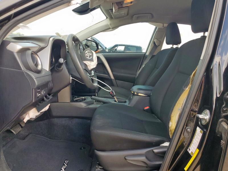 2T3ZFREV3JW482166 - 2018 TOYOTA RAV4 LE Schwarz Foto 7