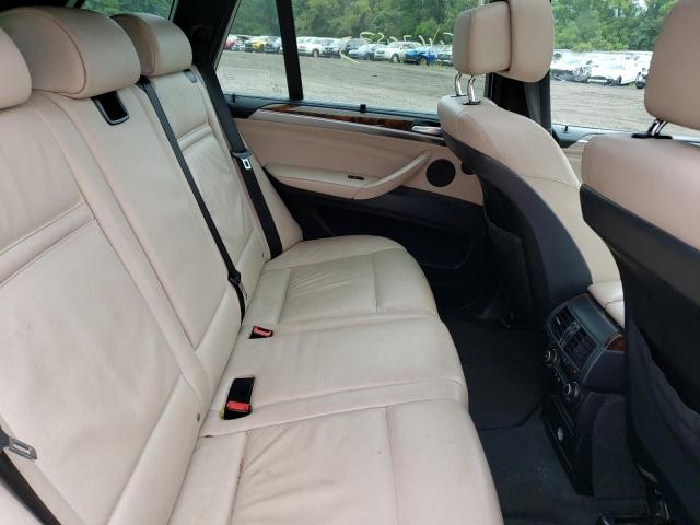 5UXZV8C5XBL418516 - 2011 BMW X5 XDRIVE50I SILVER photo 11