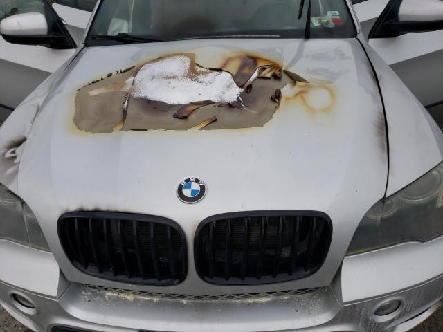 5UXZV8C5XBL418516 - 2011 BMW X5 XDRIVE50I SILVER photo 12