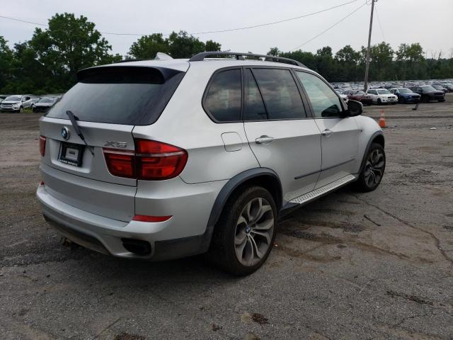5UXZV8C5XBL418516 - 2011 BMW X5 XDRIVE50I SILVER photo 3