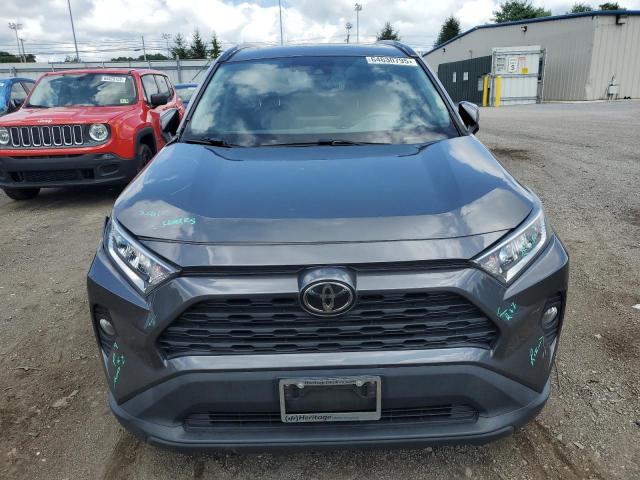 2T3P1RFV5LC064412 - 2020 TOYOTA RAV4 XLE GRAY photo 5