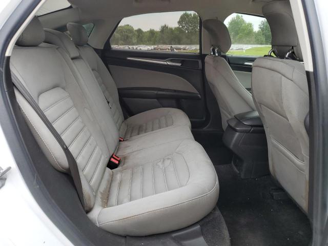 3FA6P0G75FR135658 - 2015 FORD FUSION S WHITE photo 10