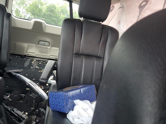 2C4RC1CG4GR240469 - 2016 CHRYSLER TOWN & COU TOURING L GRAY photo 10