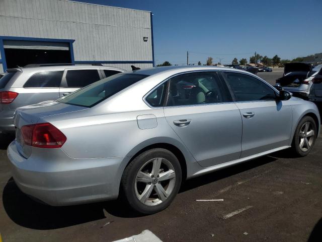 1VWBH7A33CC062284 - 2012 VOLKSWAGEN PASSAT SE 银色 照片 3