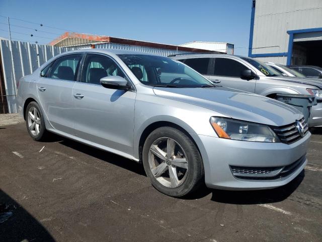 1VWBH7A33CC062284 - 2012 VOLKSWAGEN PASSAT SE 银色 照片 4