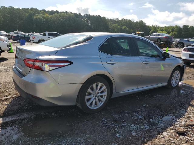 4T1B11HK3JU144729 - 2018 TOYOTA CAMRY L SILVER photo 3