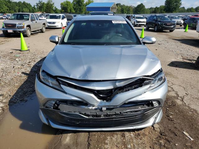 4T1B11HK3JU144729 - 2018 TOYOTA CAMRY L SILVER photo 5