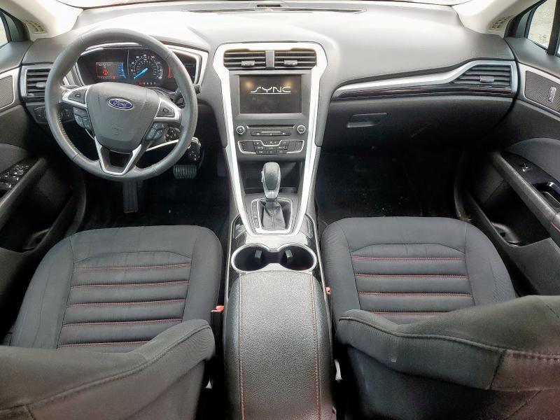 3FA6P0H73GR396321 - 2016 FORD FUSION SE WHITE photo 8