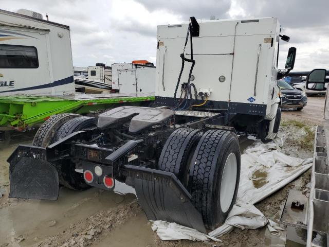 1FUBGAD97ELFW1722 - 2014 FREIGHTLINER CASCADIA 1 WHITE photo 4