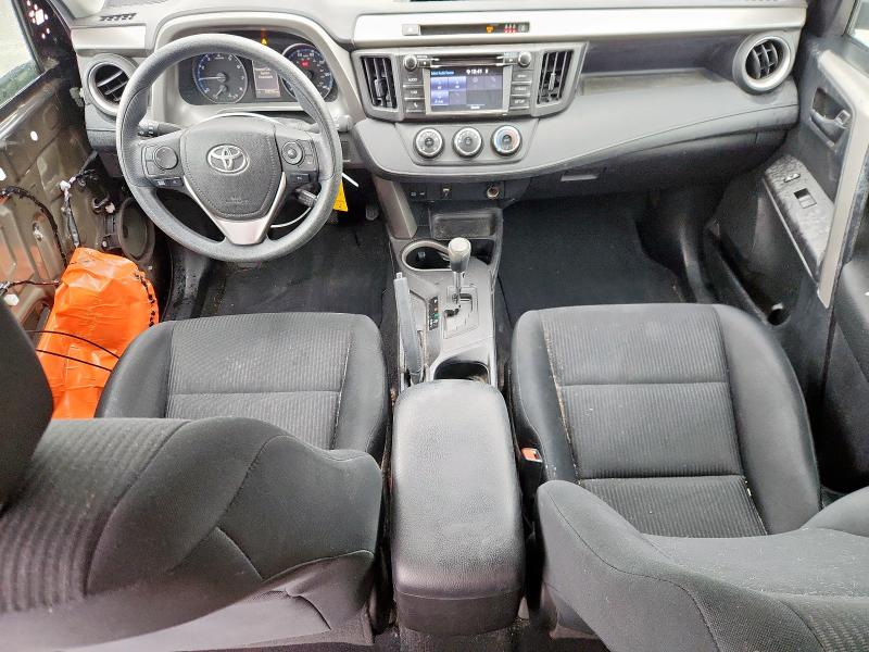 2T3ZFREV1JW452079 - 2018 TOYOTA RAV4 LE Черный фото 8