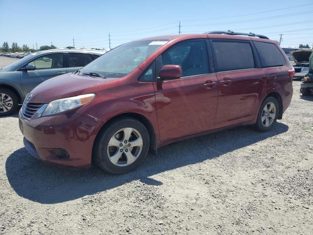 2017 TOYOTA SIENNA LE, null