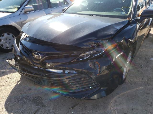 4T1B11HK4JU136672 - 2018 TOYOTA CAMRY L BLACK photo 9