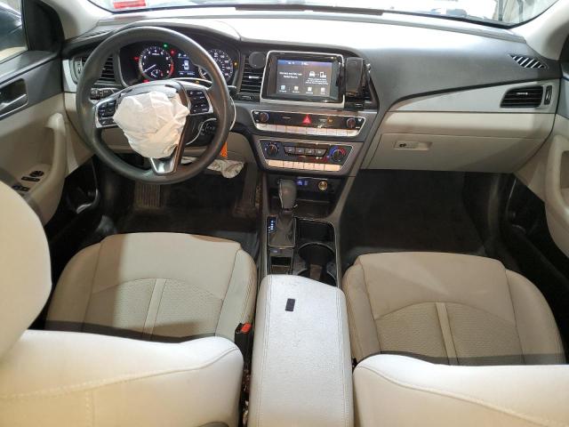 5NPE24AF4JH710663 - 2018 HYUNDAI SONATA SE SILVER photo 8