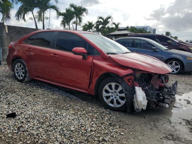 5YFEPMAE3MP184560 - 2021 TOYOTA COROLLA LE RED photo 4
