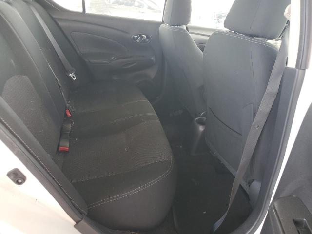 3N1CN7AP3KL810878 - 2019 NISSAN VERSA S WHITE photo 10