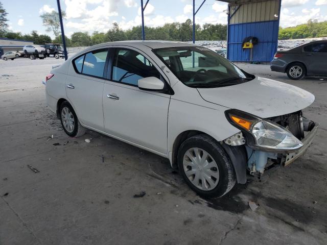 3N1CN7AP3KL810878 - 2019 NISSAN VERSA S WHITE photo 4