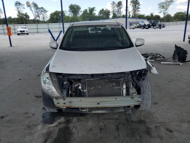 3N1CN7AP3KL810878 - 2019 NISSAN VERSA S WHITE photo 5