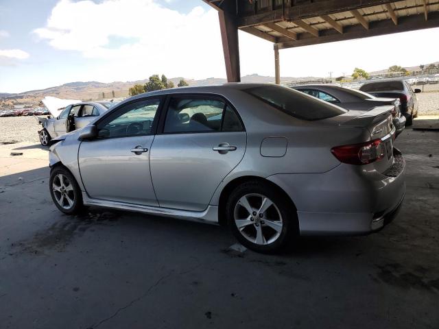 5YFBU4EE4CP036129 - 2012 TOYOTA COROLLA BASE ვერცხლისფერი ფოტო 2