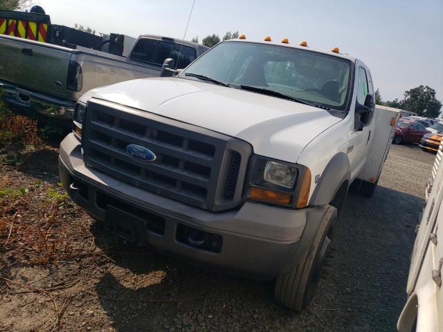 1FDXX46Y85EA33459 - 2005 FORD F450 SUPER DUTY WHITE photo 1