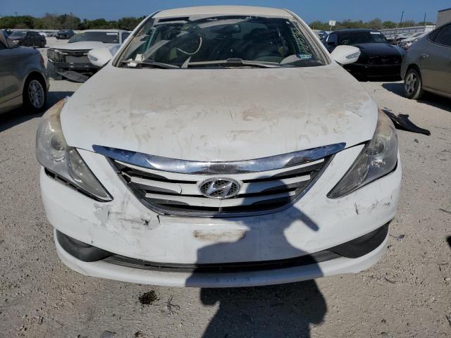 5NPEB4AC7EH896405 - 2014 HYUNDAI SONATA GLS WHITE photo 5