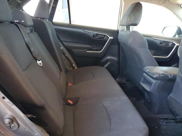 2T3G1RFV3LW092658 - 2020 TOYOTA RAV4 LE ნაცრისფერი ფოტო 11
