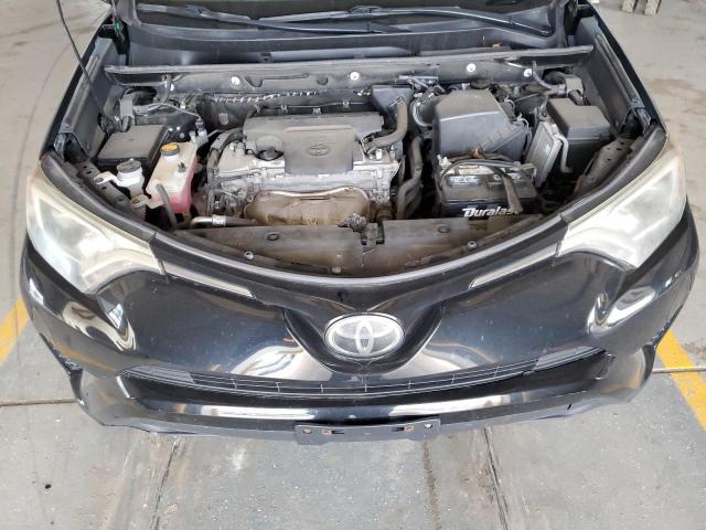 2T3BFREV8HW677613 - 2017 TOYOTA RAV4 LE შავი ფოტო 12