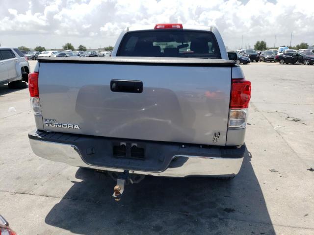 5TFEM5F10DX066553 - 2013 TOYOTA TUNDRA CREWMAX SR5 SILVER photo 6